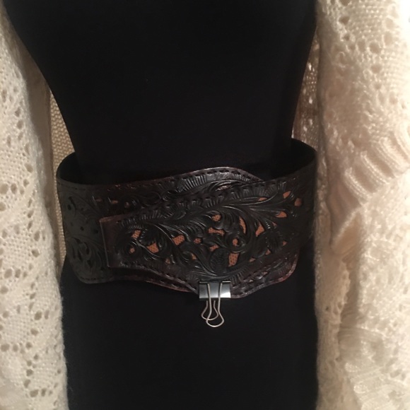 STUNNING Ray Pohja Tooled Leather Western Belt main image 11